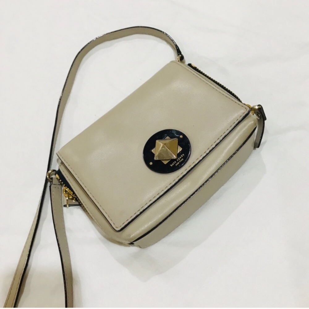 Adorable Kate Spade Small Cross Body Tote Gray